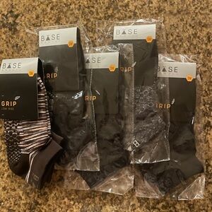 Grip Low Rise Unisex Grip Socks - Black